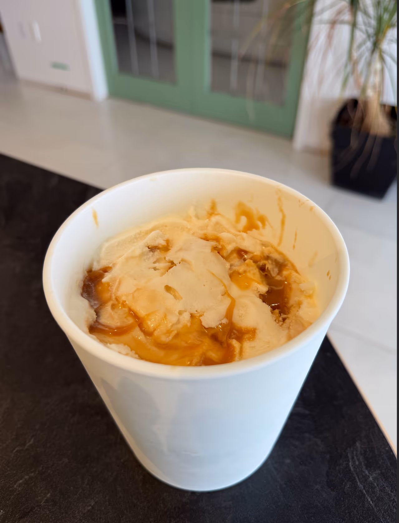 earl grey ice cream With caramel 